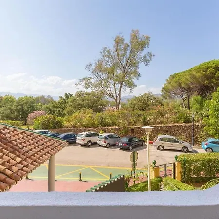 Apartamento Bright Pool Walk To - Playa Real - Pass The Keys Marbella