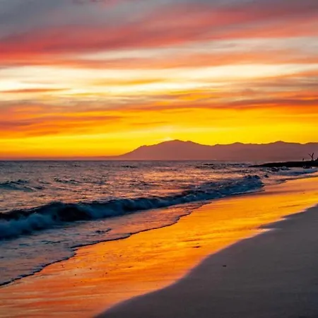 Bright Pool Walk To - Playa Real - Pass The Keys * Marbella